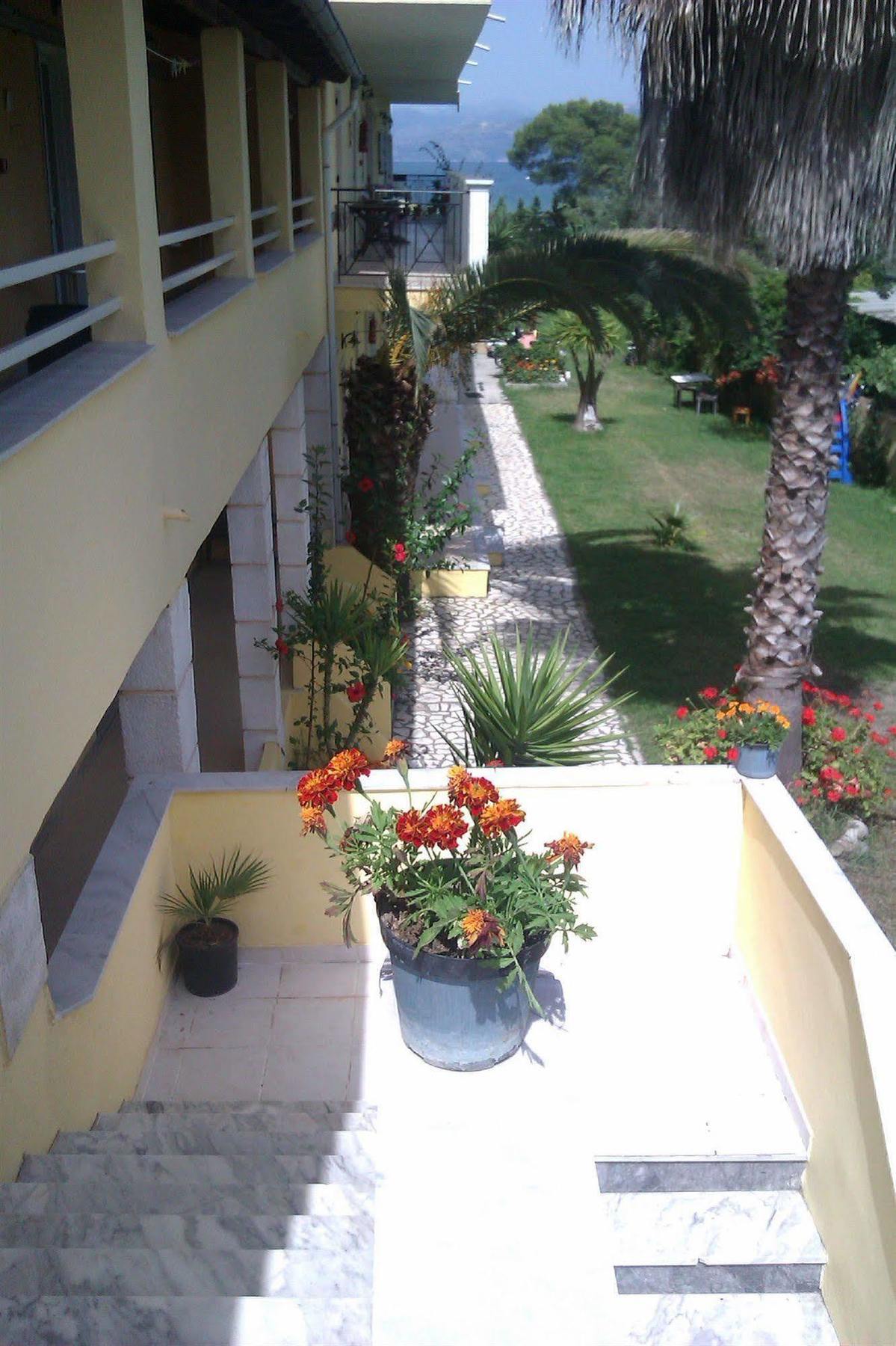 Athina Aparthotel Kávos Exterior foto